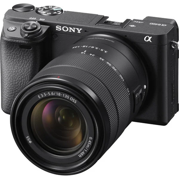 Sony Alpha 6400 + 18-135mm – Camera and Lens Kit Commander Maintenant