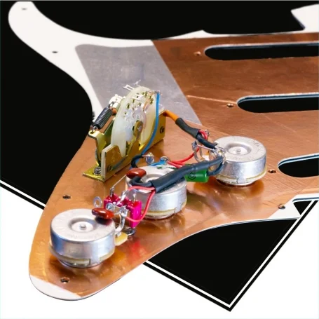 Achetez Aujourd'hui Stratocaster pickguard Clarity pré-câblé noir 3 ply